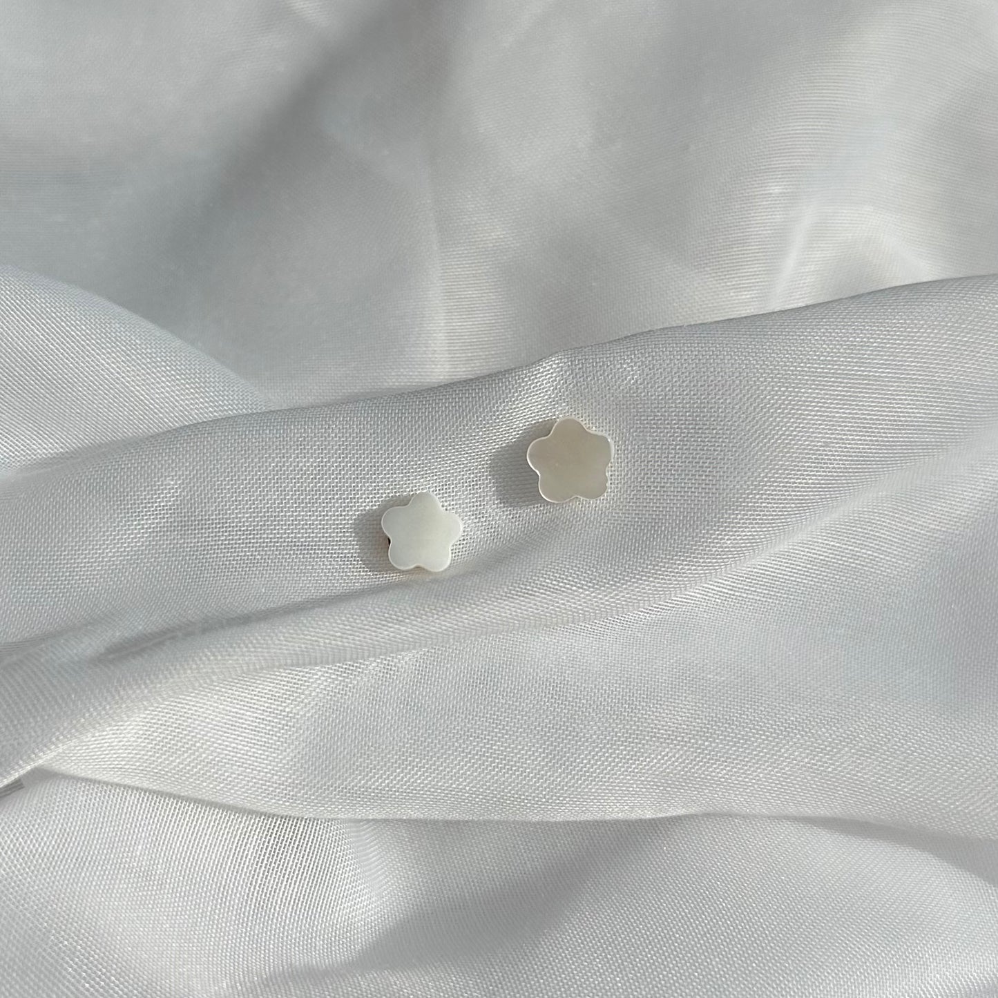 Pearl Petal Earring